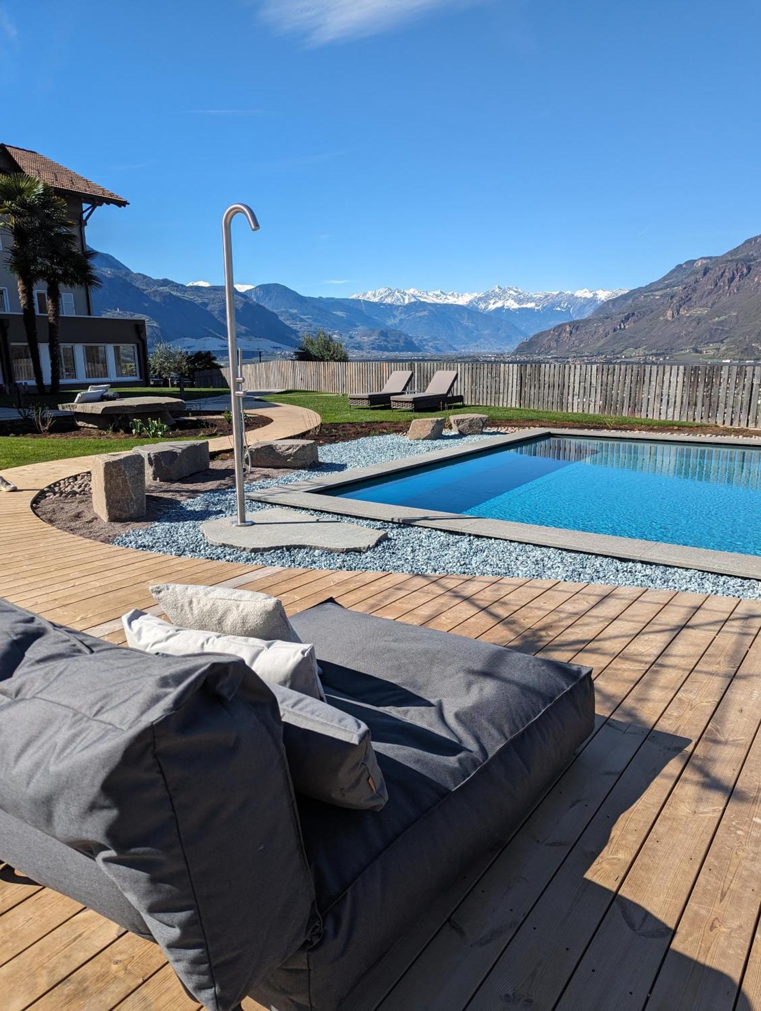 Hotel Sigmundskron Appiano Sulla Strada Del Vino Bagian luar foto