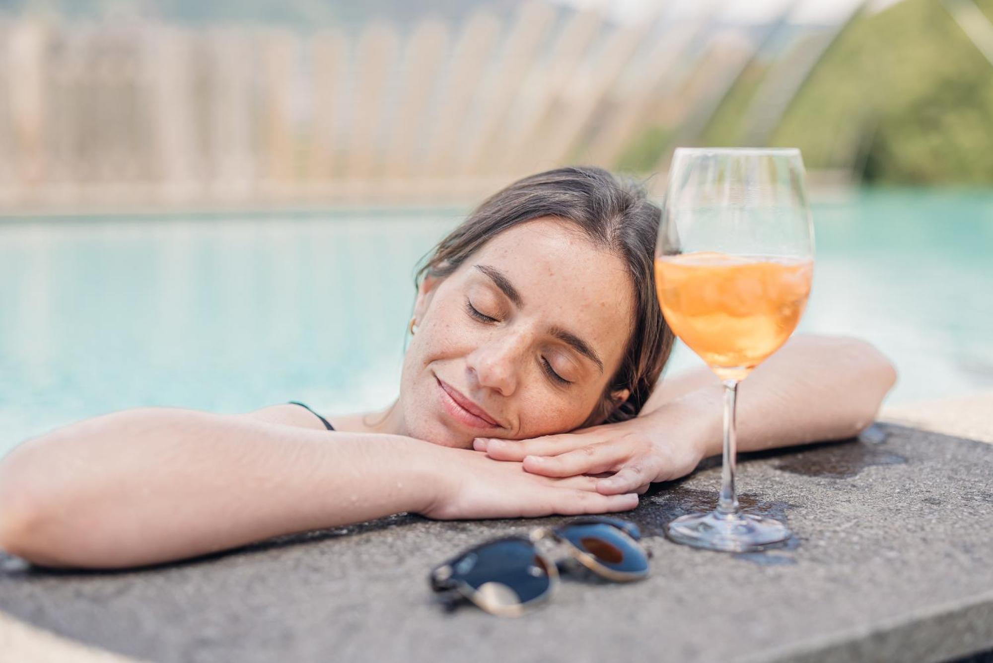 Hotel Sigmundskron Appiano Sulla Strada Del Vino Bagian luar foto