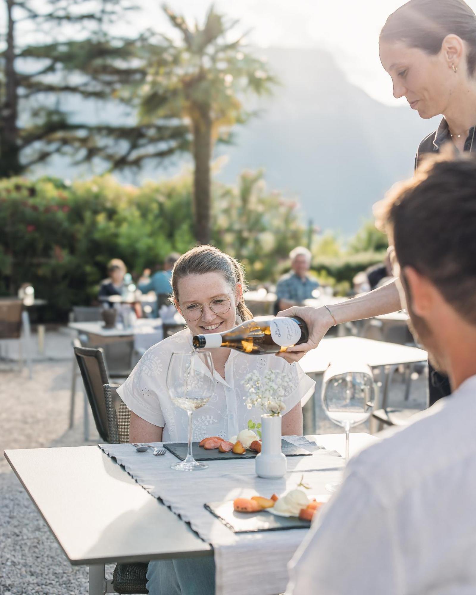 Hotel Sigmundskron Appiano Sulla Strada Del Vino Bagian luar foto