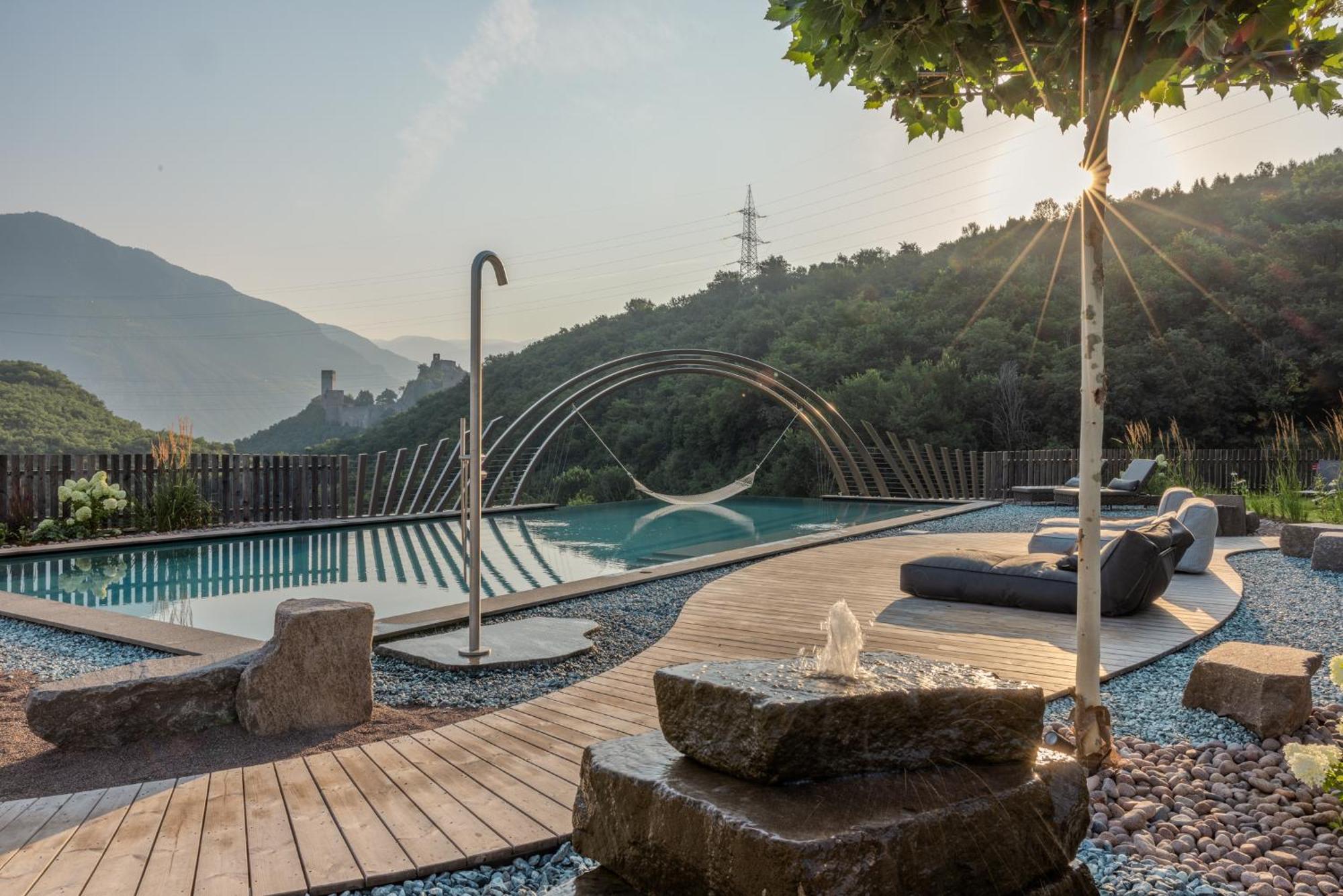 Hotel Sigmundskron Appiano Sulla Strada Del Vino Bagian luar foto